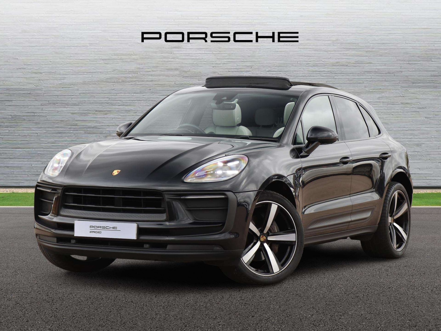 Used Porsche Macan 2022 for sale - 77726807: Photo 2