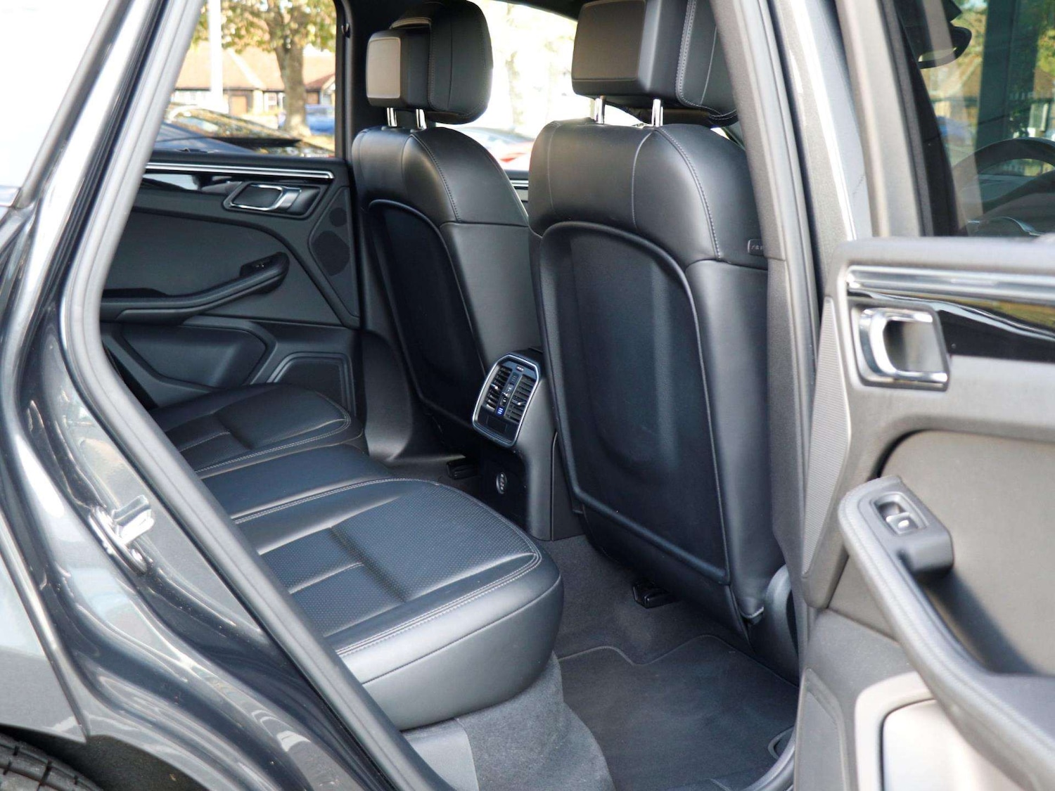 Used Porsche Macan 2018 for sale - 76125915: Photo 25