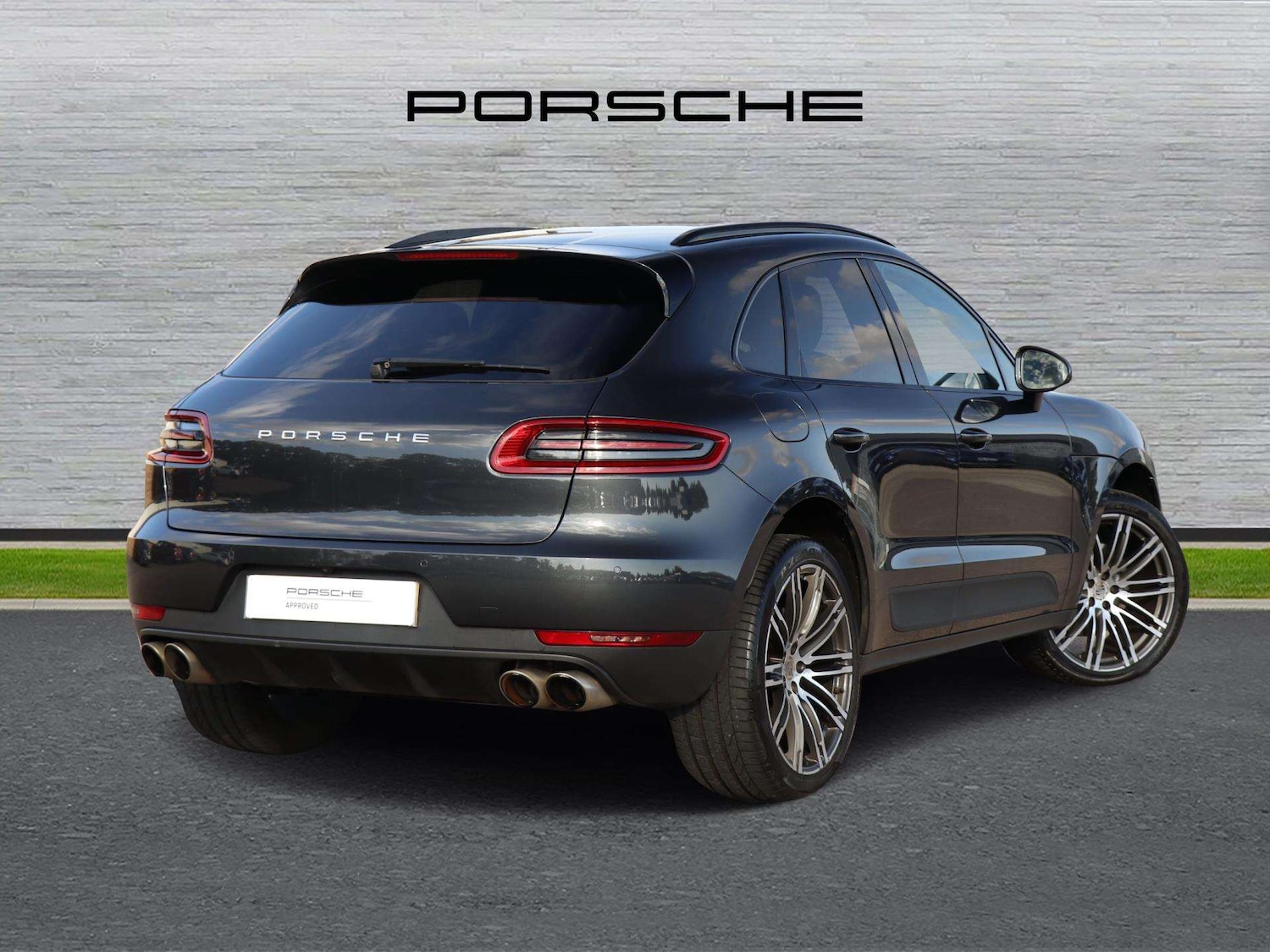 Used Porsche Macan 2018 for sale - 76125915: Photo 3