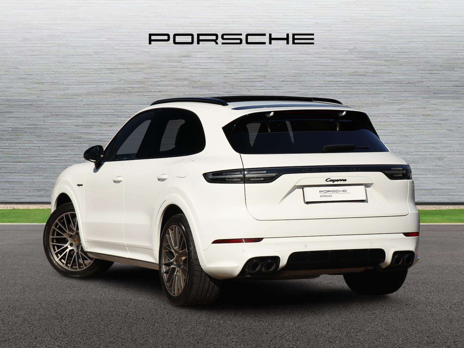Used Porsche Cayenne 2023 for sale - 77943355: Photo 2