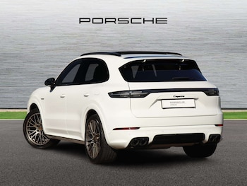 Used Porsche Cayenne 2023 for sale - 77943355: Photo