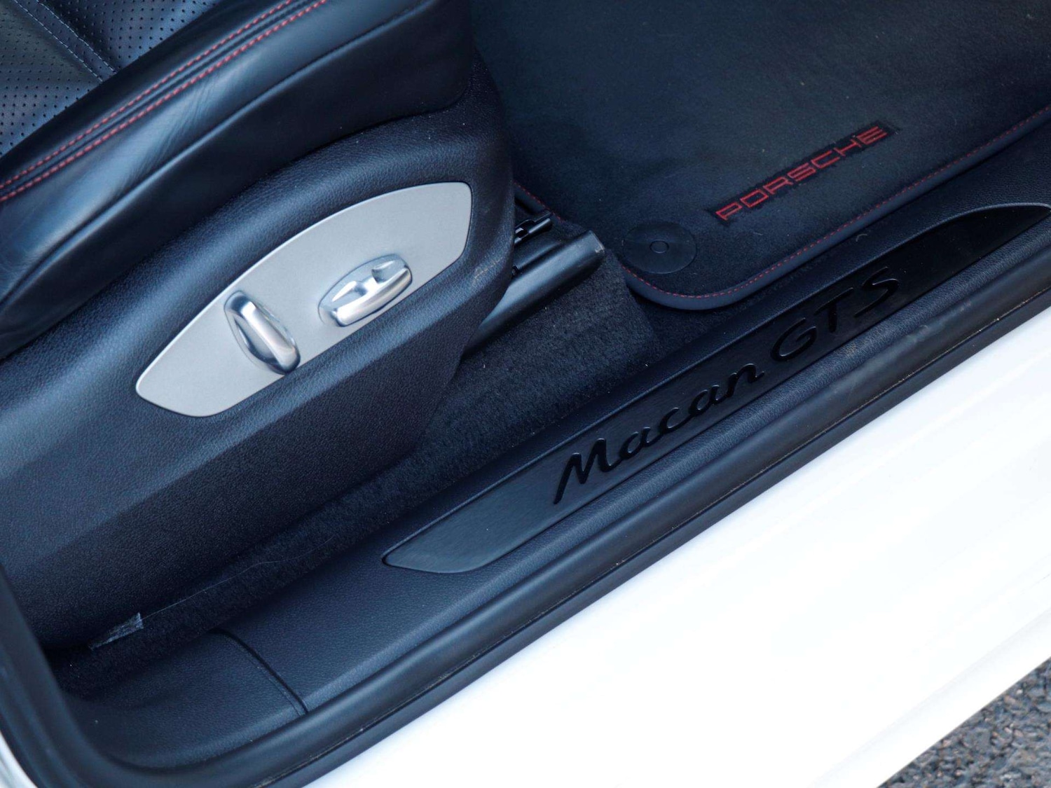 Used Porsche Macan 2023 for sale - 78037717: Photo 24