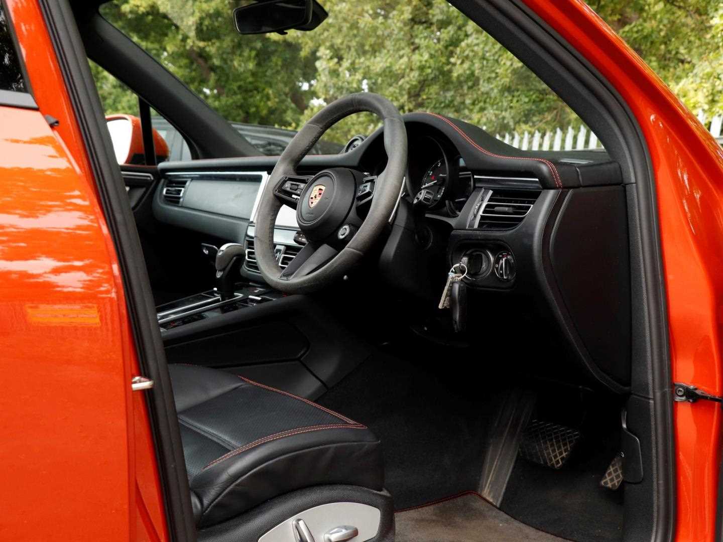 Used Porsche Macan 2023 for sale - 77032183: Photo 11