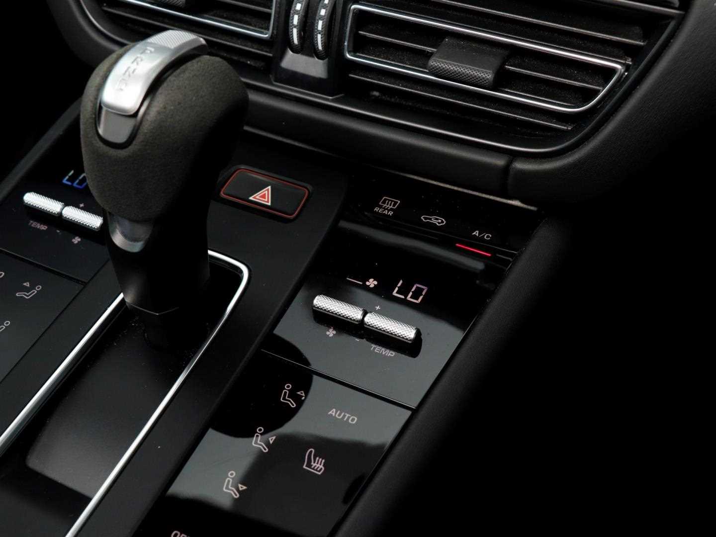 Used Porsche Macan 2023 for sale - 77032183: Photo 17