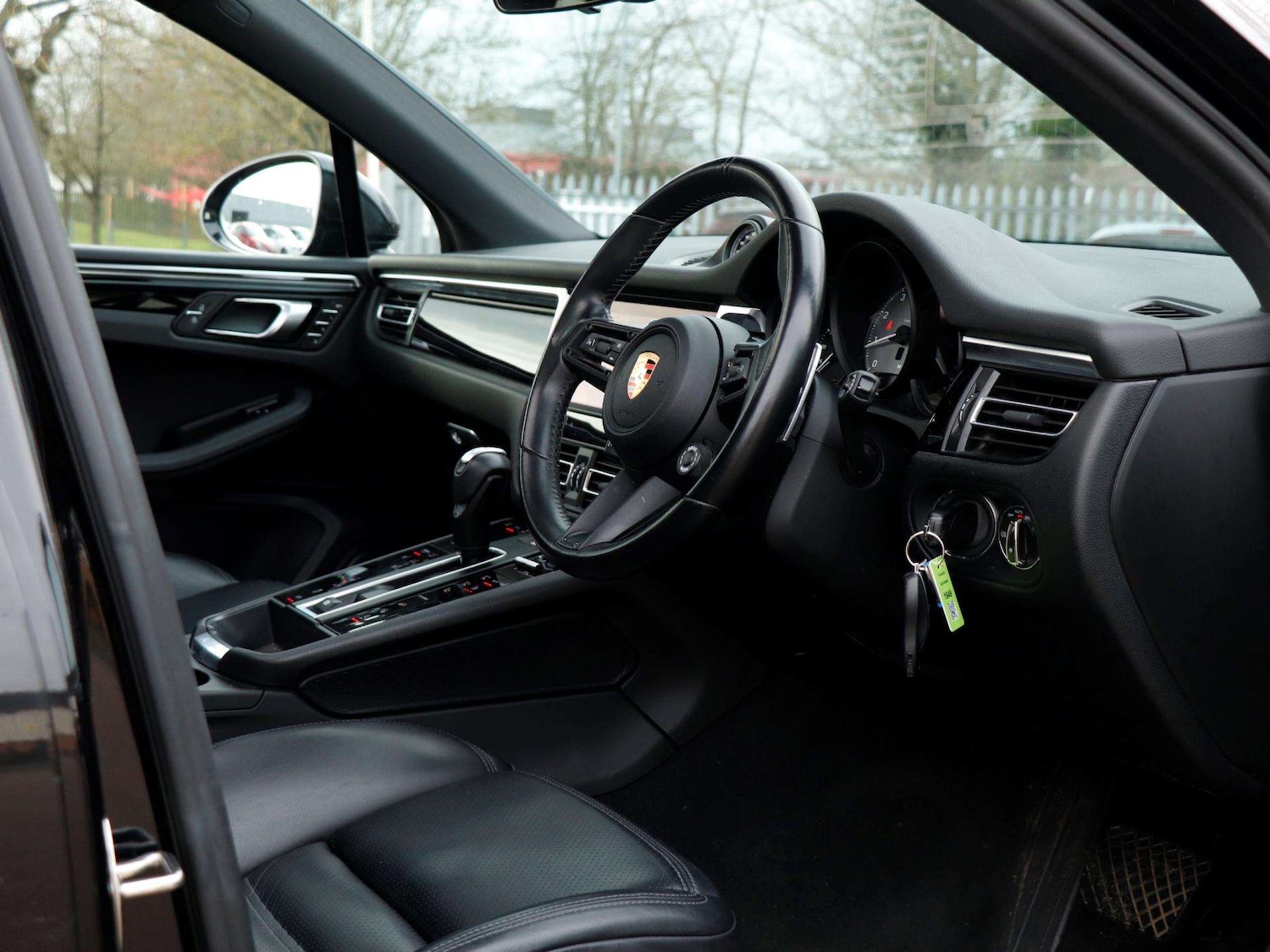 Used Porsche Macan 2021 for sale - 77348142: Photo 10