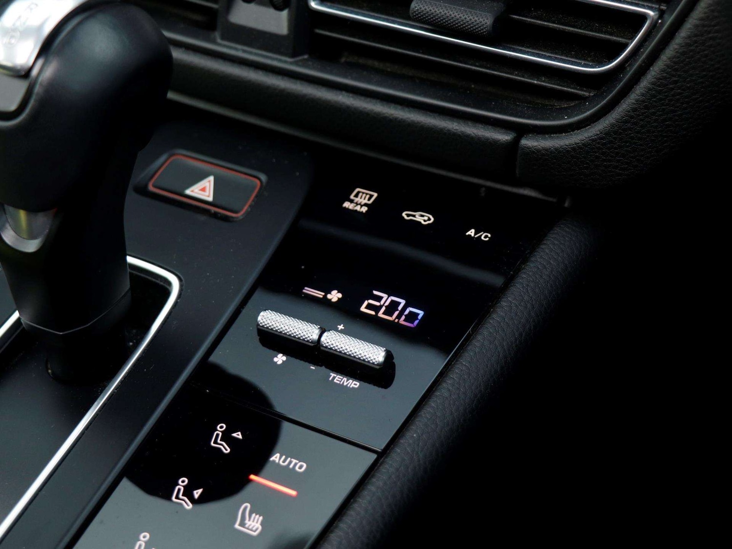 Used Porsche Macan 2021 for sale - 77348142: Photo 17