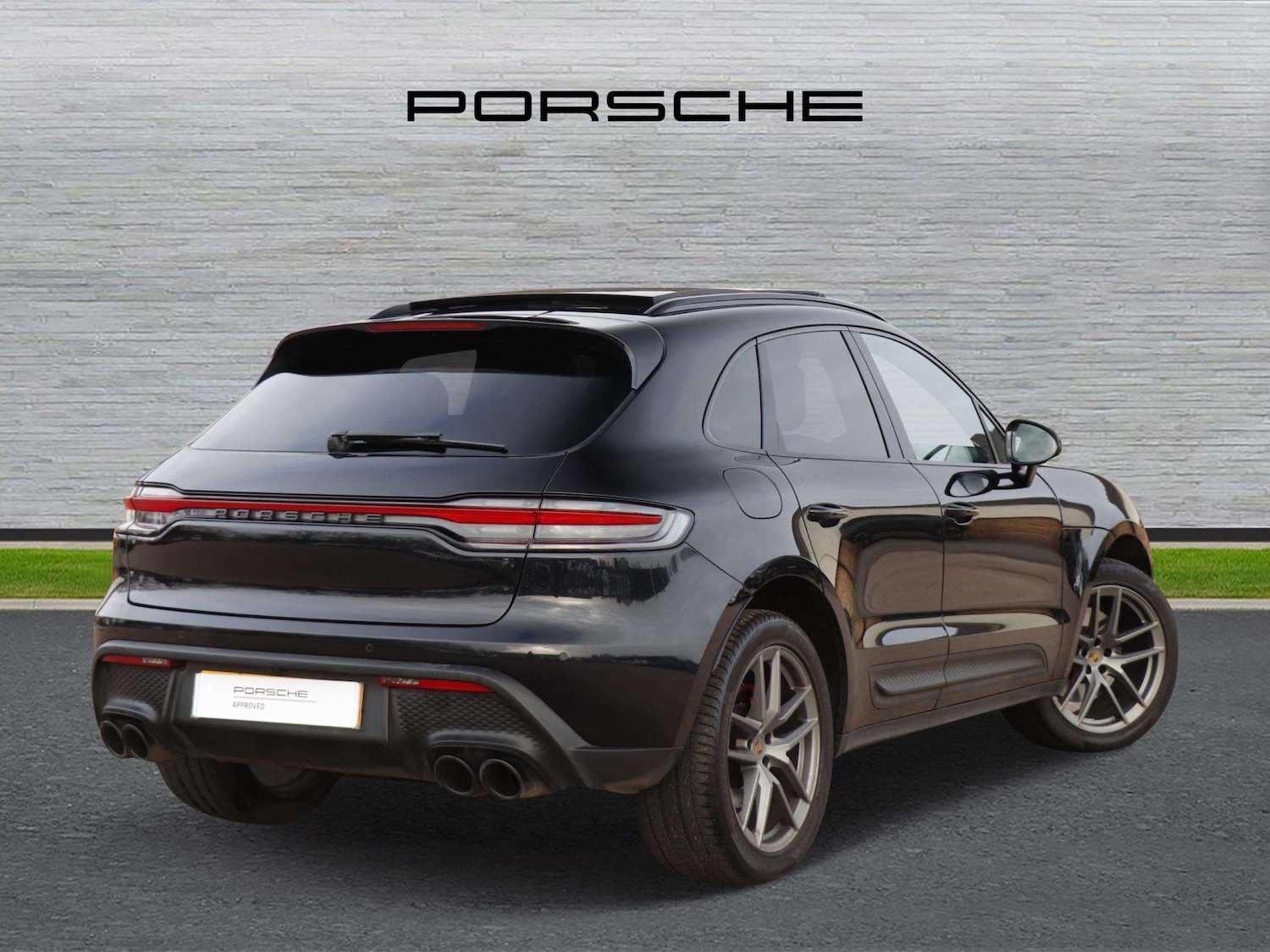 Used Porsche Macan 2021 for sale - 77348142: Photo 3