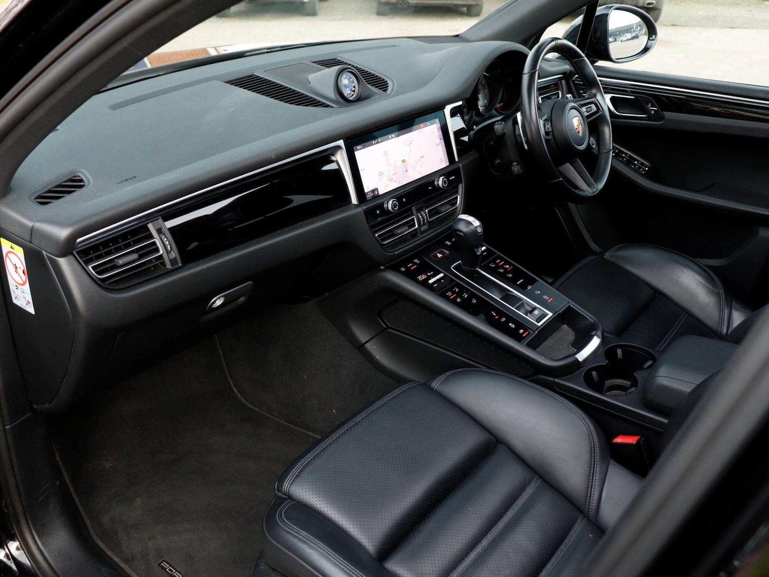 Used Porsche Macan 2021 for sale - 77348142: Photo 9