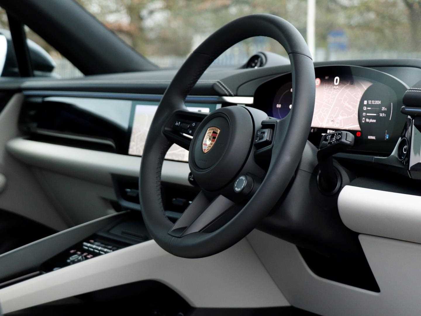 Used Porsche Macan 2024 for sale - 76329121: Photo 11