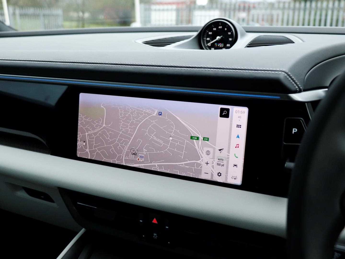 Used Porsche Macan 2024 for sale - 76329121: Photo 15