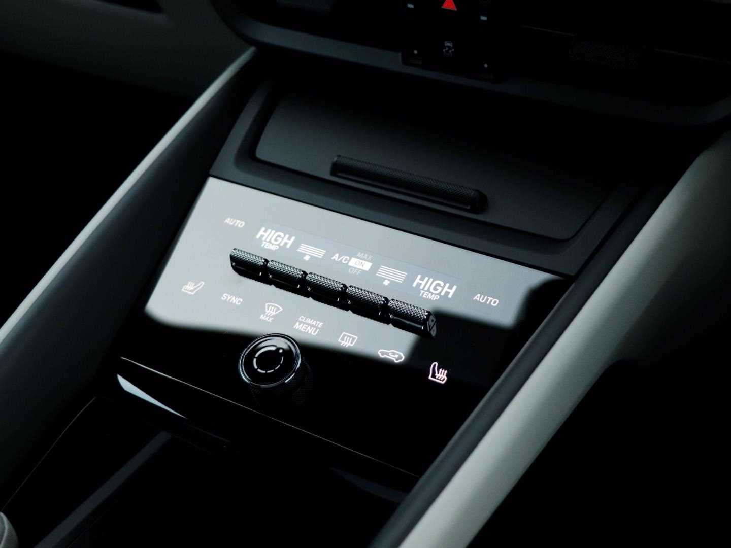 Used Porsche Macan 2024 for sale - 76329121: Photo 17