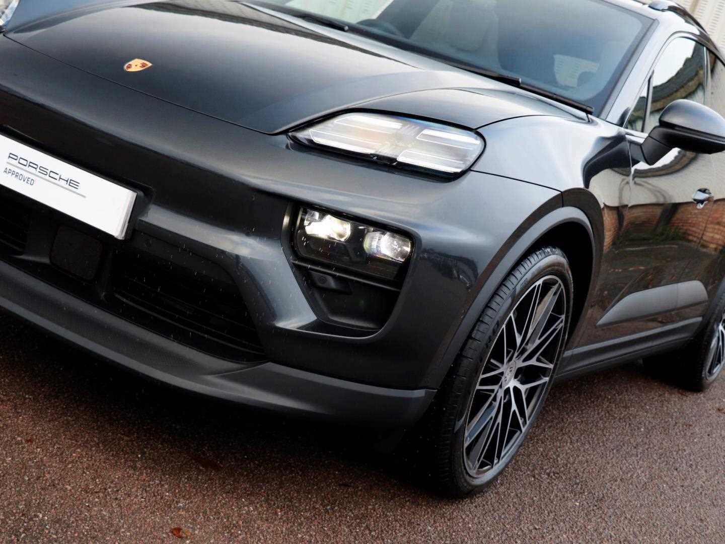 Used Porsche Macan 2024 for sale - 76329121: Photo 28