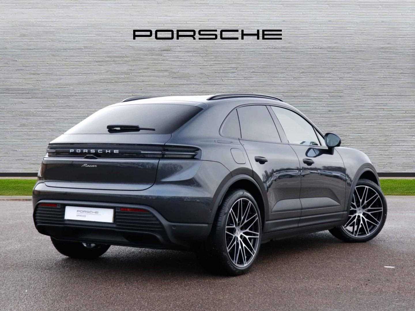 Used Porsche Macan 2024 for sale - 76329121: Photo 3