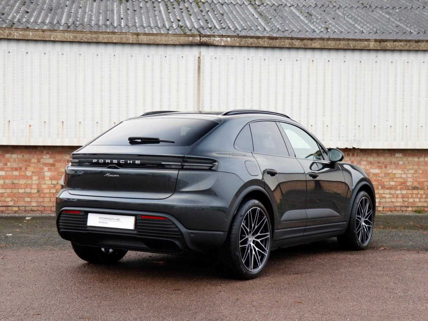 Used Porsche Macan 2024 for sale - 76329121: Photo 34