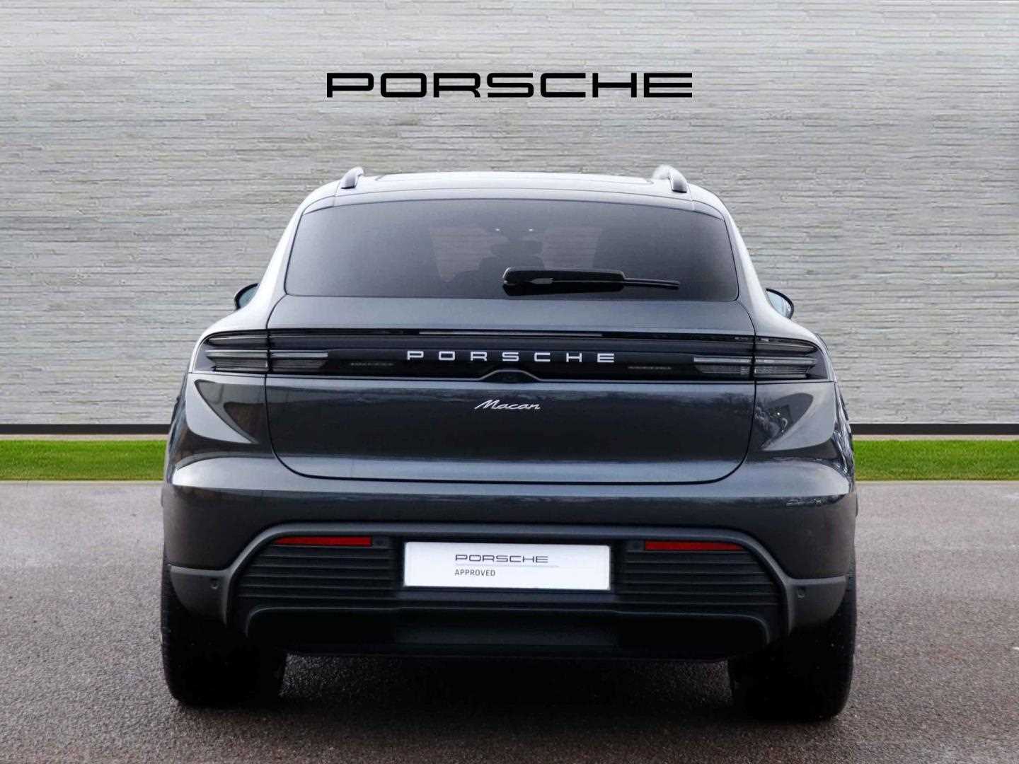 Used Porsche Macan 2024 for sale - 76329121: Photo 4