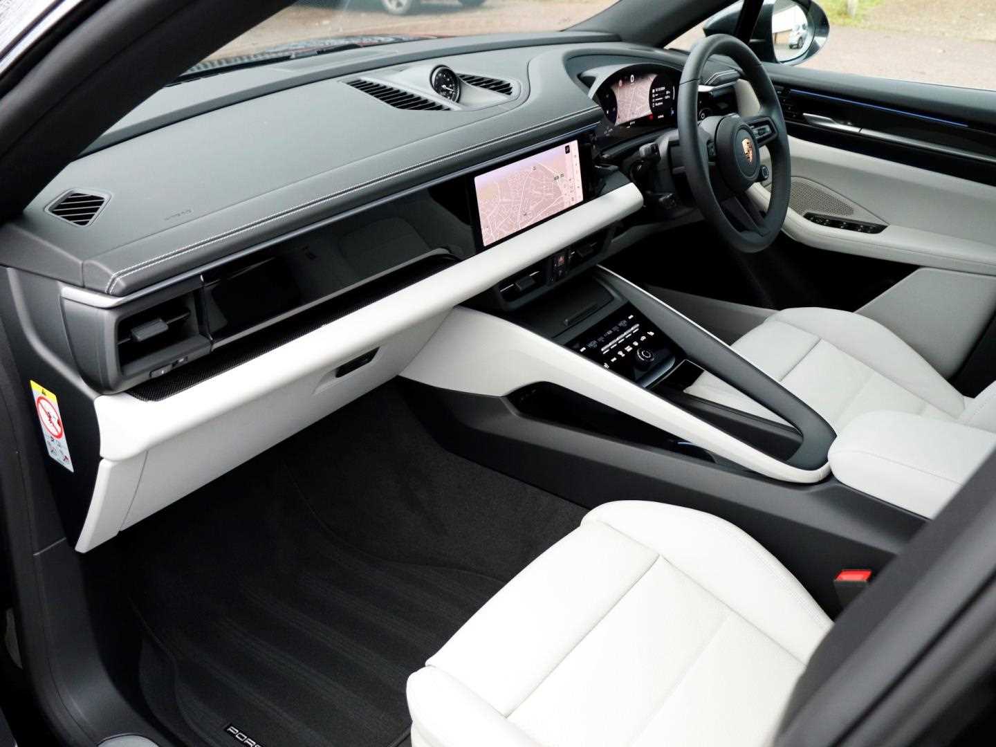 Used Porsche Macan 2024 for sale - 76329121: Photo 9