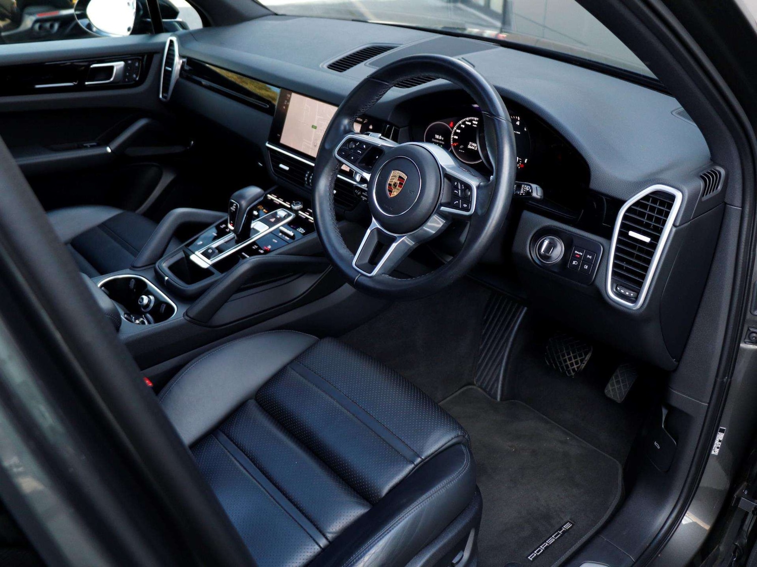 Used Porsche Cayenne 2022 for sale - 76242556: Photo 11