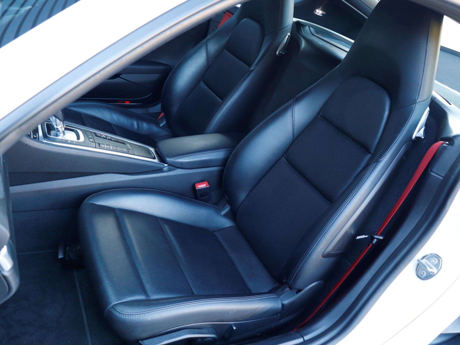 Used Porsche Other 2019 for sale - 75917929: Photo 23