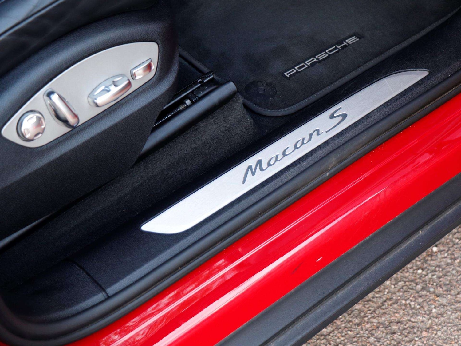 Used Porsche Macan 2020 for sale - 76488197: Photo 20