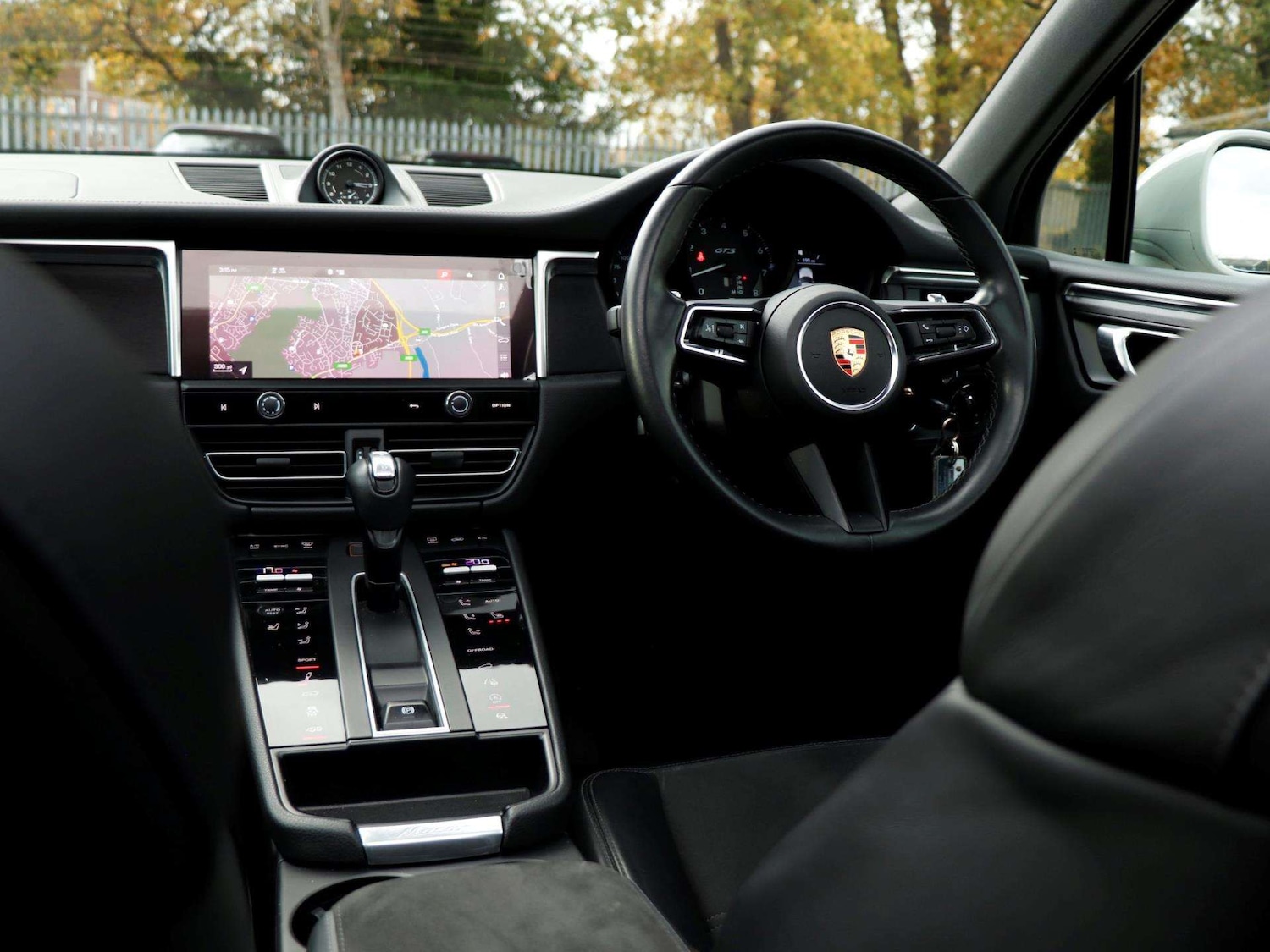 Used Porsche Macan 2021 for sale - 76475867: Photo 12