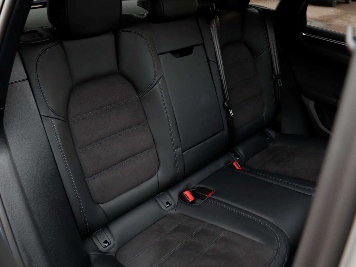 Used Porsche Macan 2021 for sale - 76475867: Photo 27