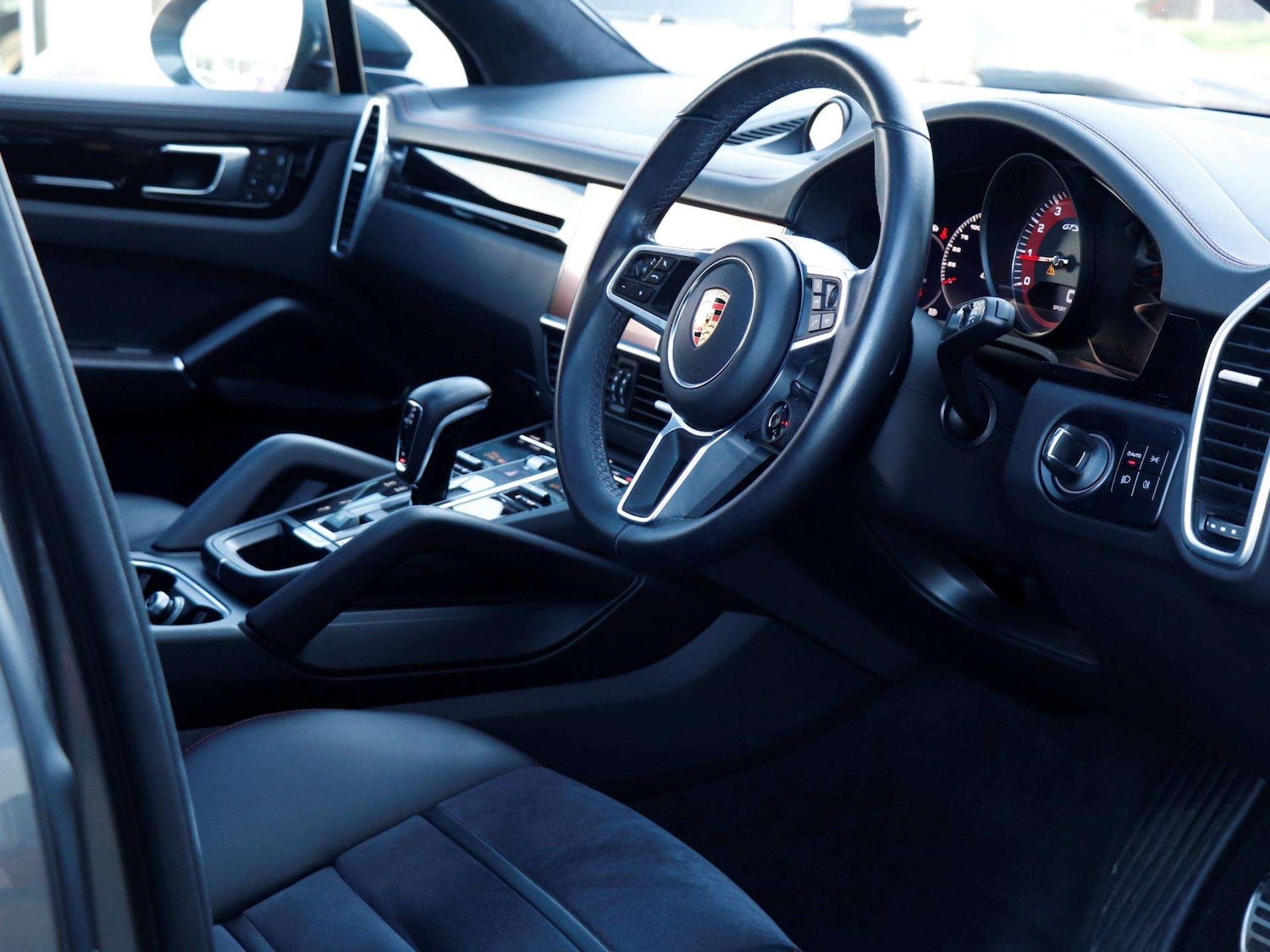 Used Porsche Cayenne 2022 for sale - 77943471: Photo 11