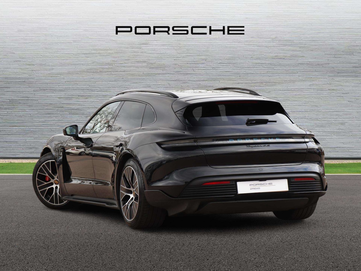 Used Porsche Taycan 2023 for sale - 78104375: Photo 2