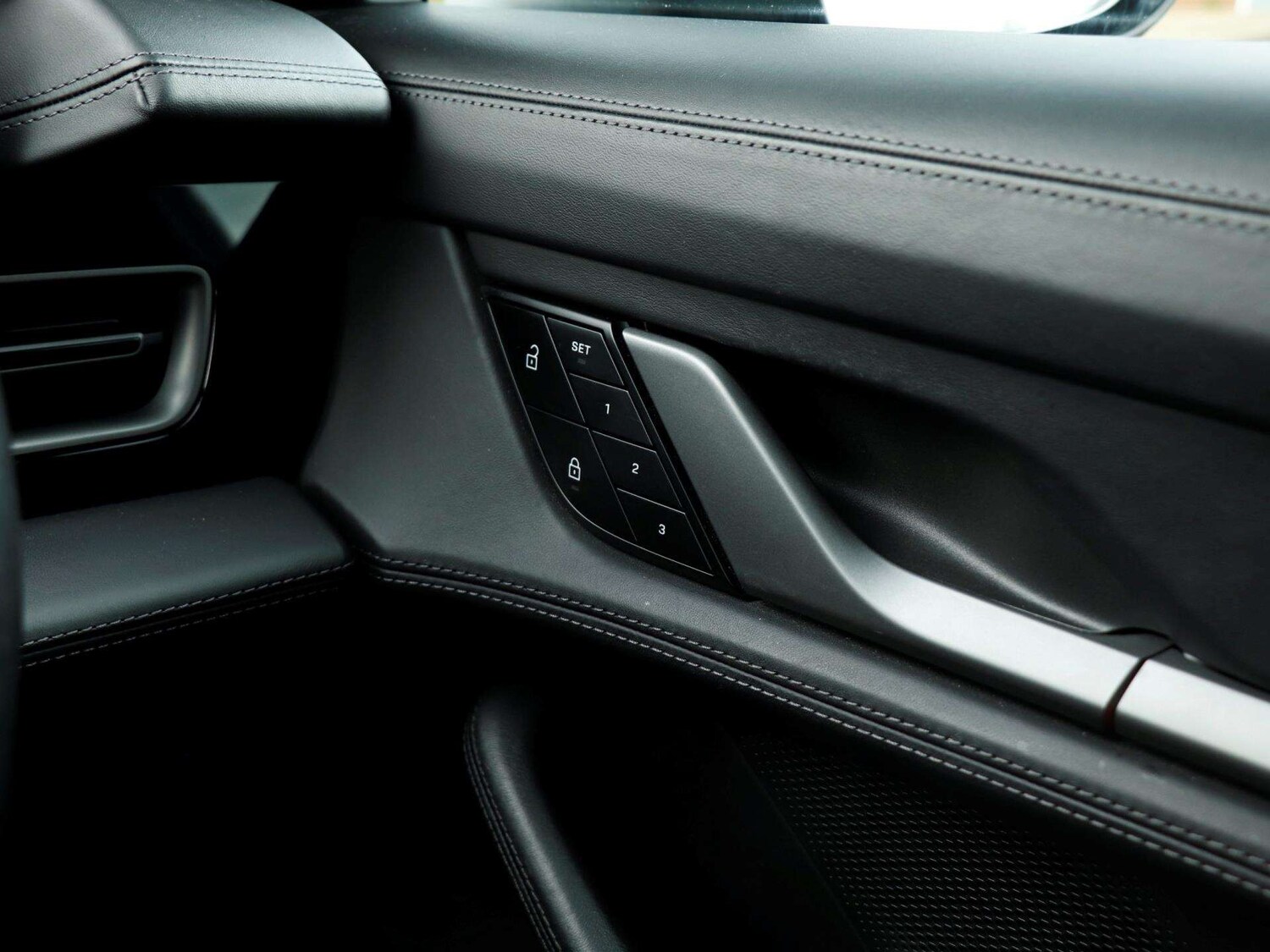 Used Porsche Taycan 2023 for sale - 78104375: Photo 22