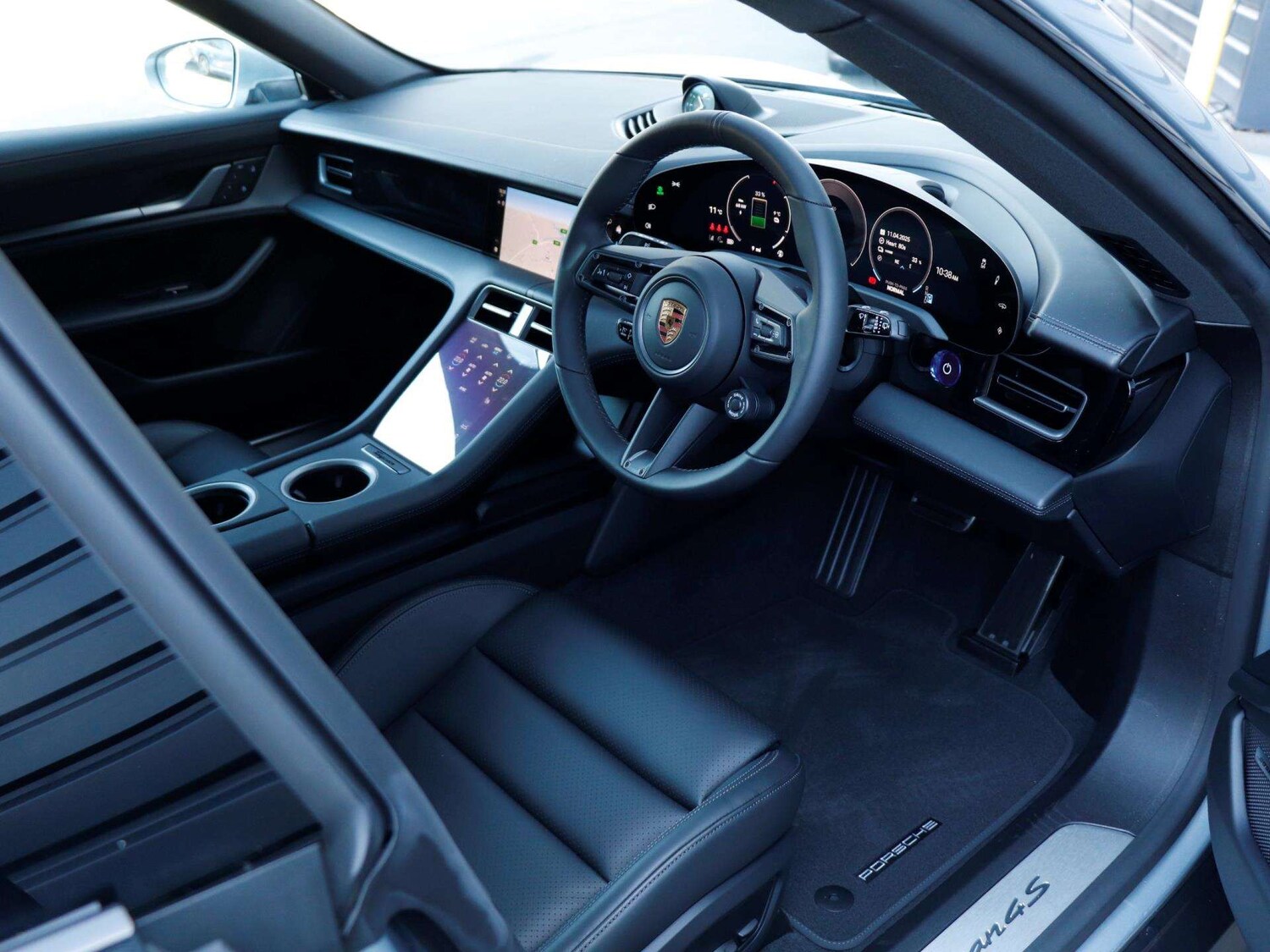 Used Porsche Taycan 2025 for sale - 75981367: Photo 10