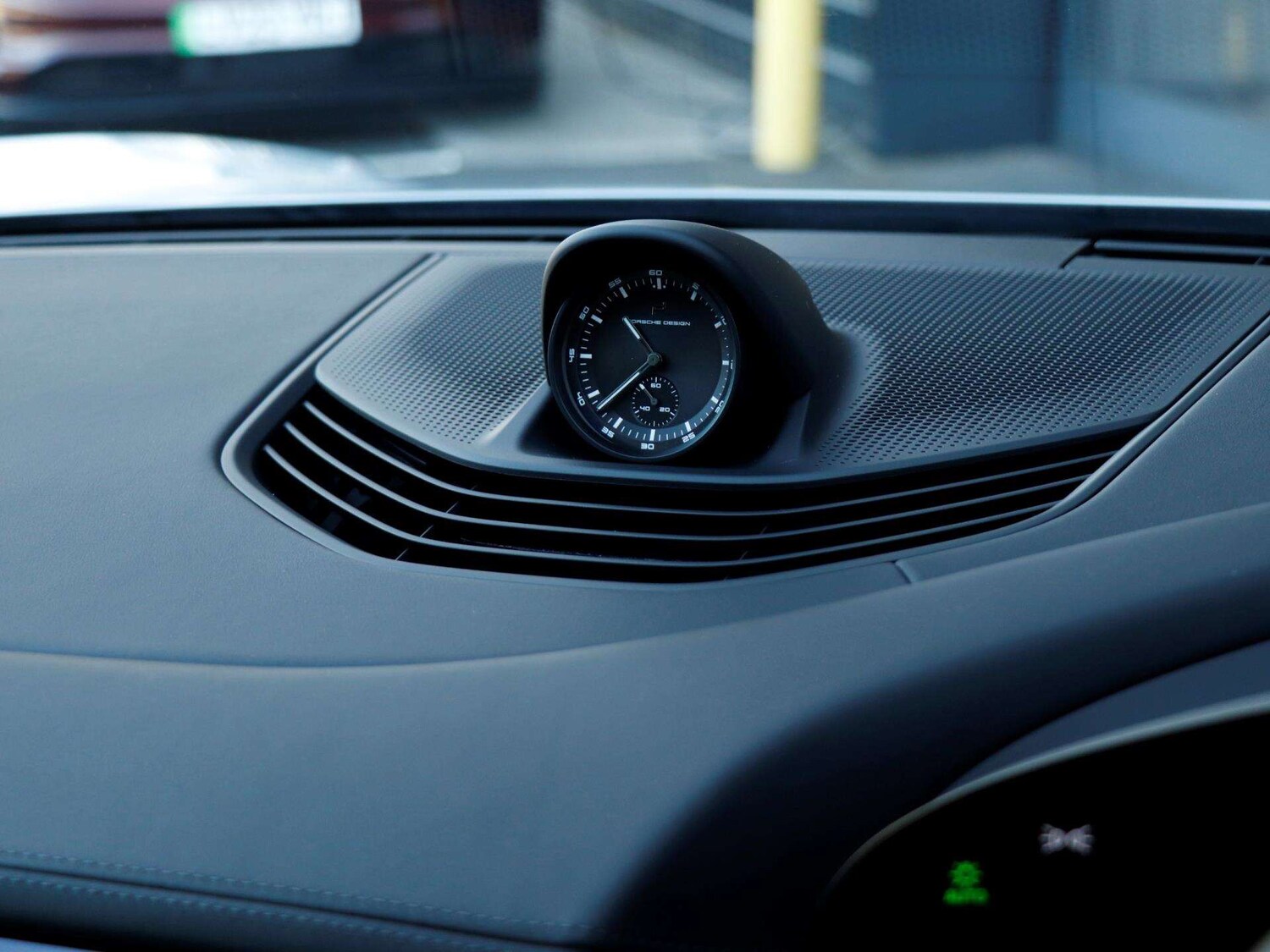 Used Porsche Taycan 2025 for sale - 75981367: Photo 14