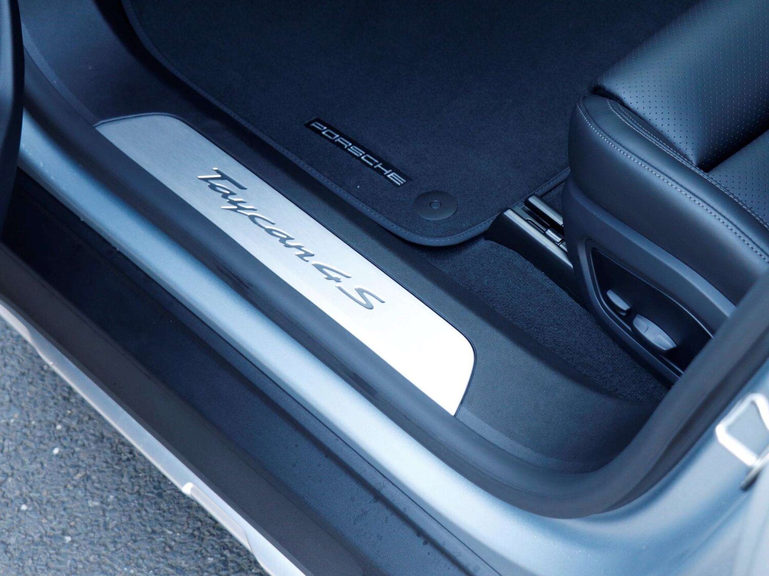 Used Porsche Taycan 2025 for sale - 75981367: Photo 28