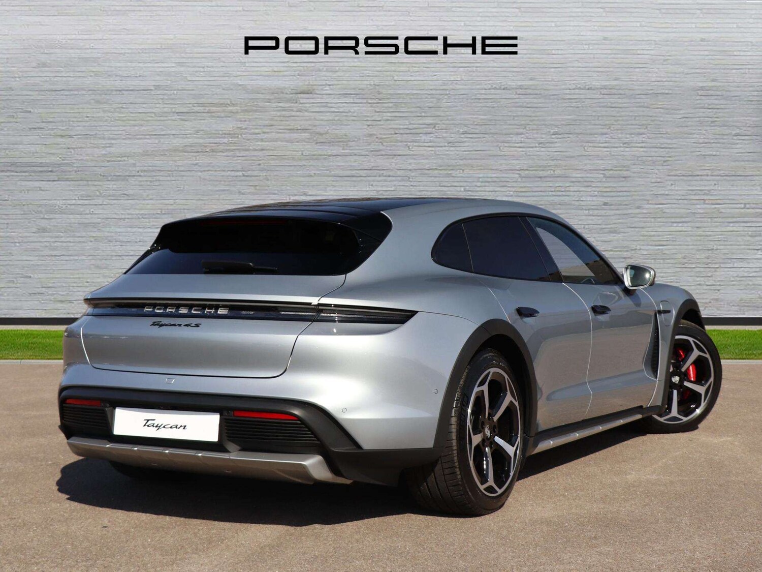 Used Porsche Taycan 2025 for sale - 75981367: Photo 3