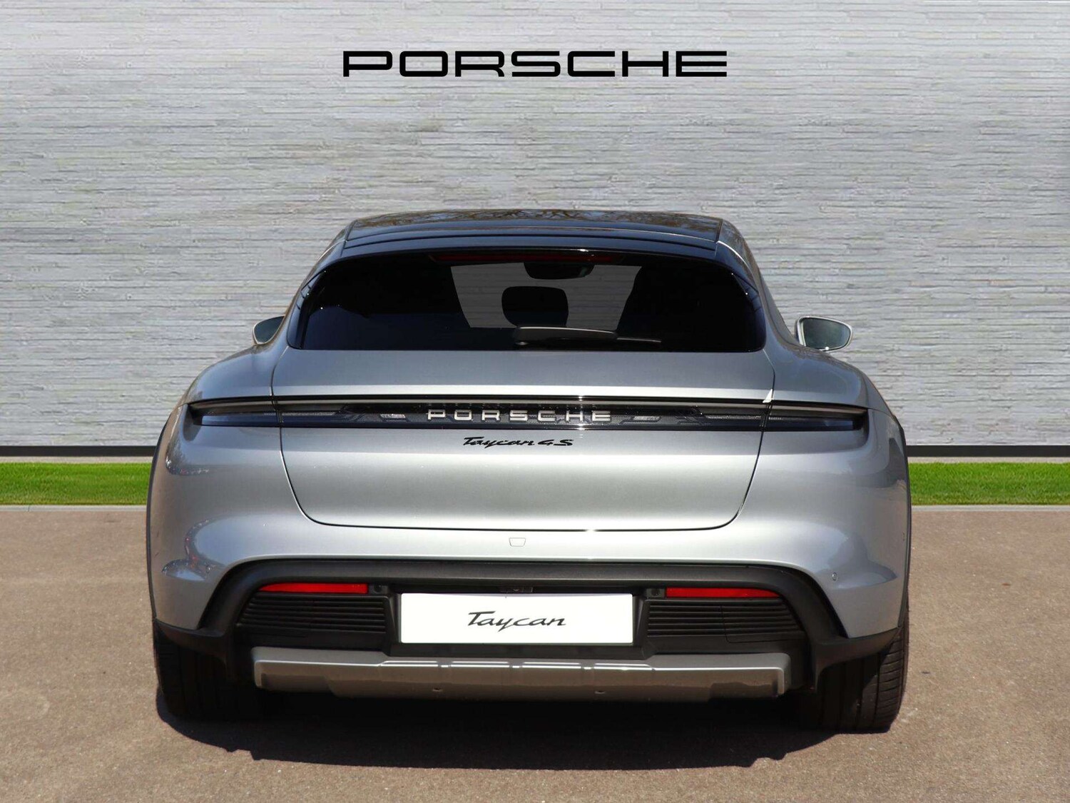 Used Porsche Taycan 2025 for sale - 75981367: Photo 4