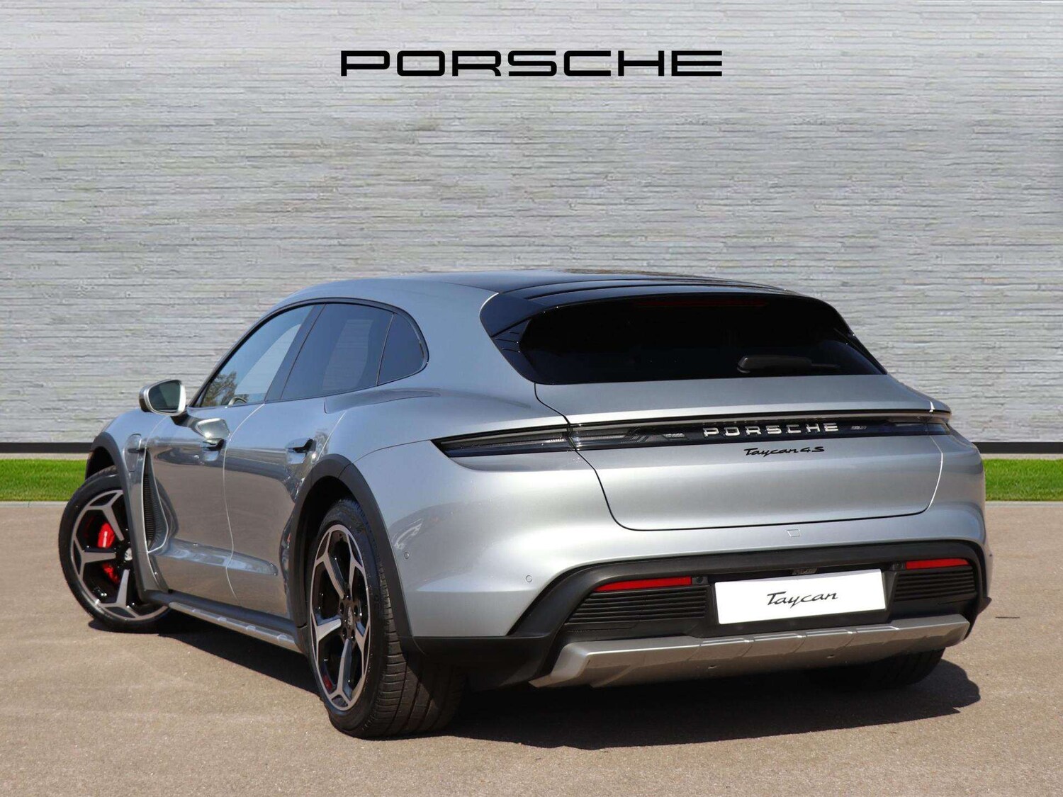 Used Porsche Taycan 2025 for sale - 75981367: Photo 5