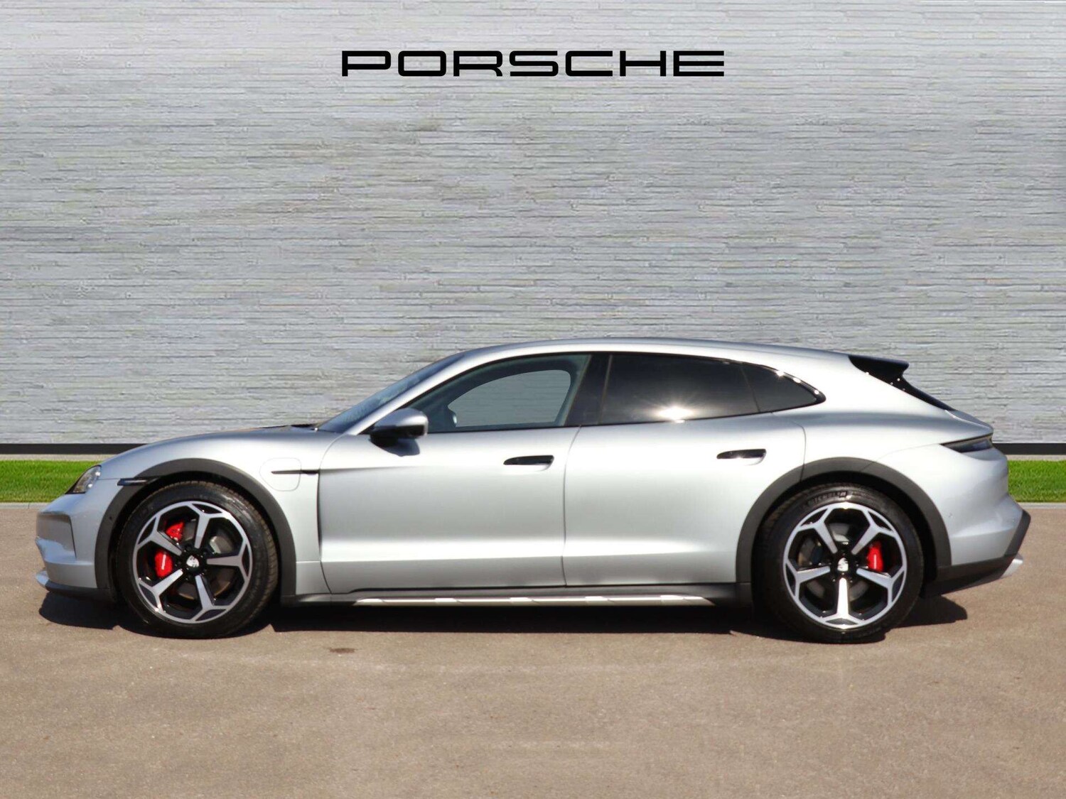 Used Porsche Taycan 2025 for sale - 75981367: Photo 6