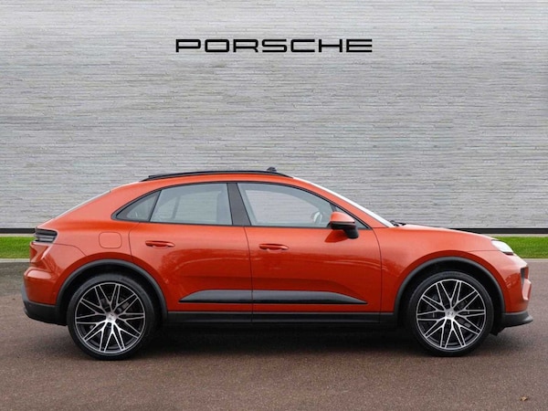 Used Porsche Macan 2025 for sale - 75555354: Photo 2