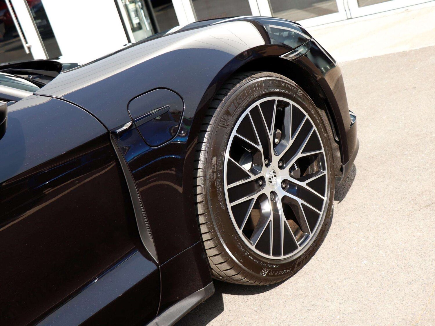 Used Porsche Taycan 2025 for sale - 76004387: Photo 30