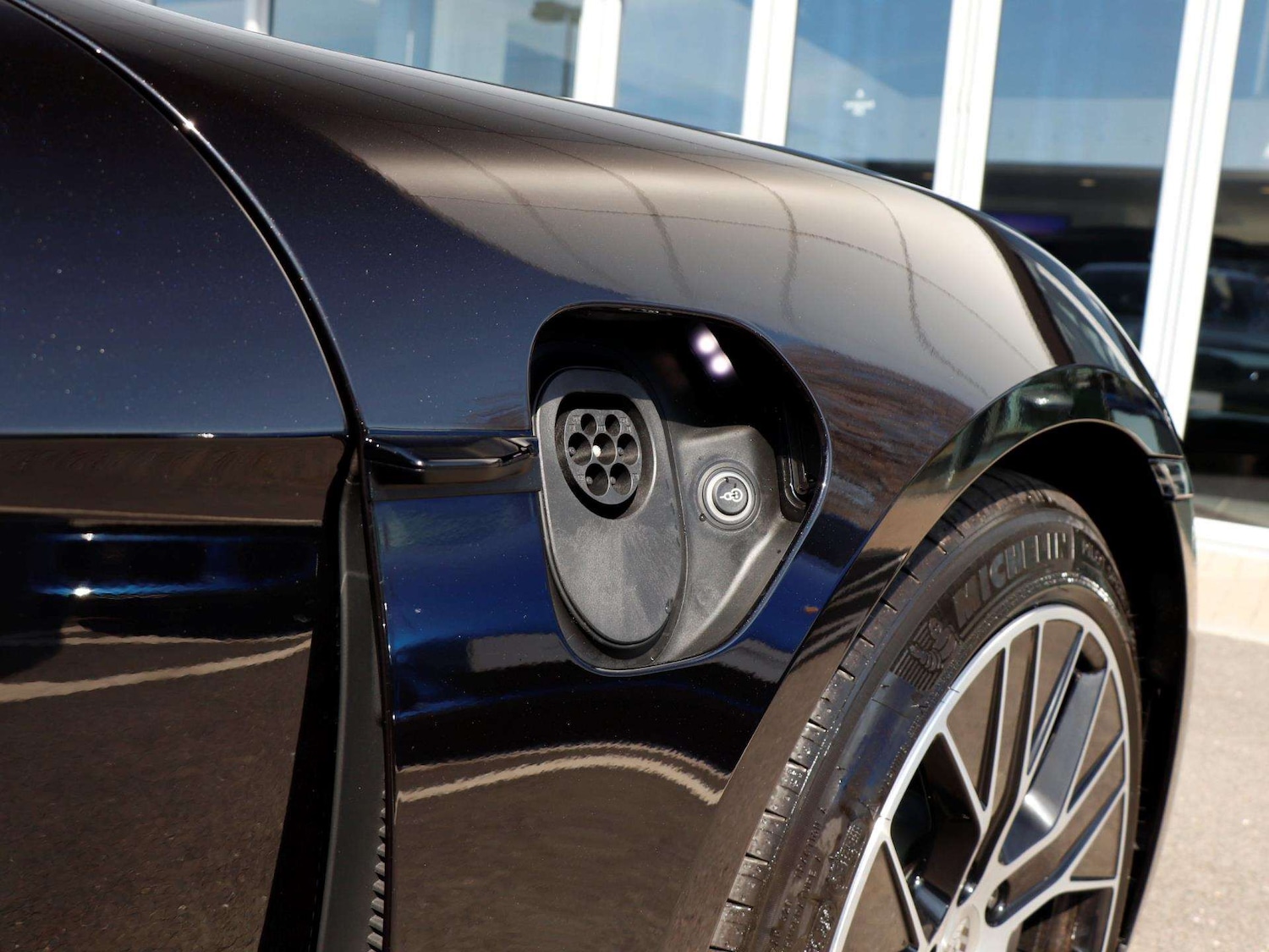 Used Porsche Taycan 2025 for sale - 76004387: Photo 31