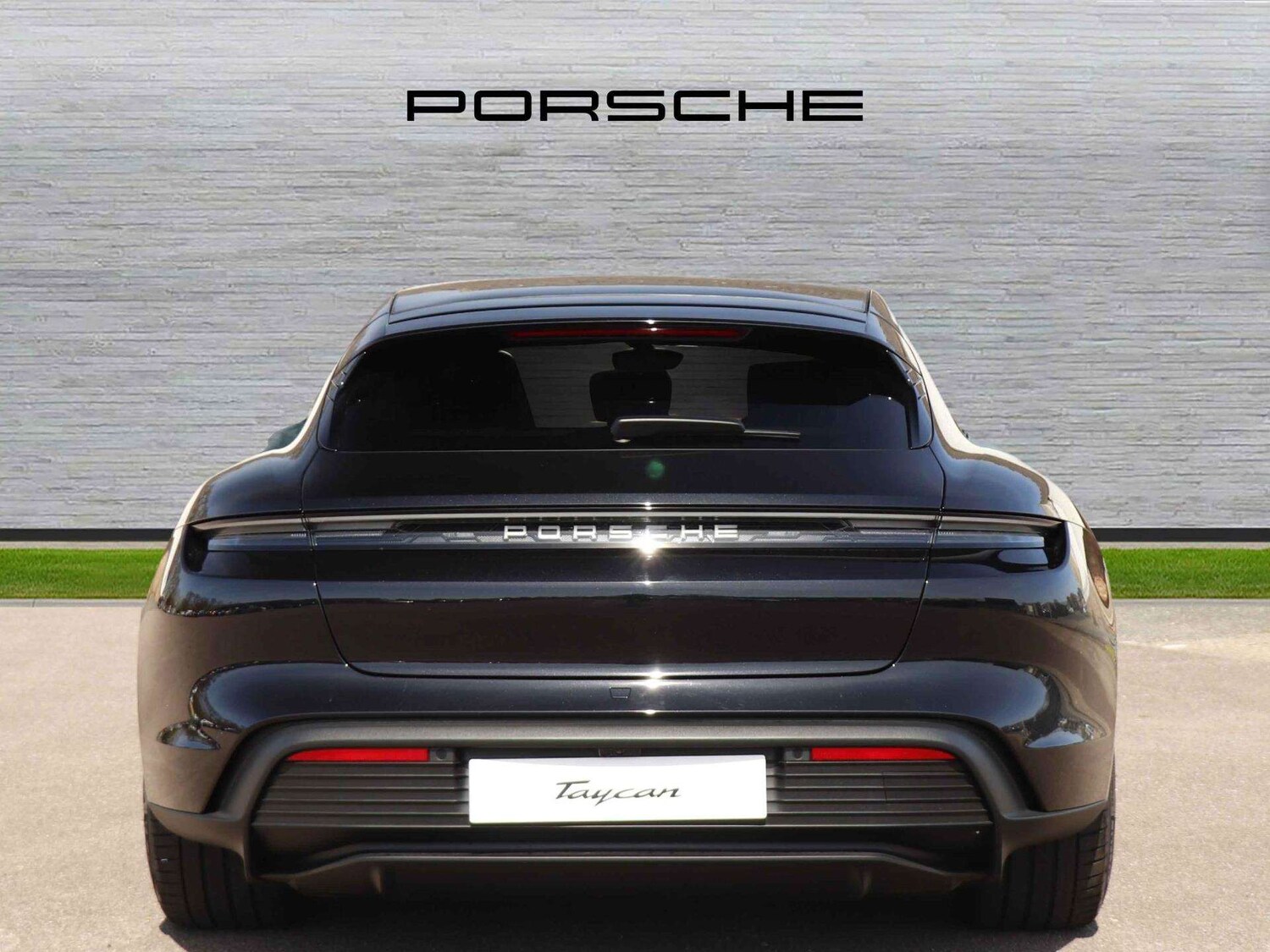 Used Porsche Taycan 2025 for sale - 76004387: Photo 4