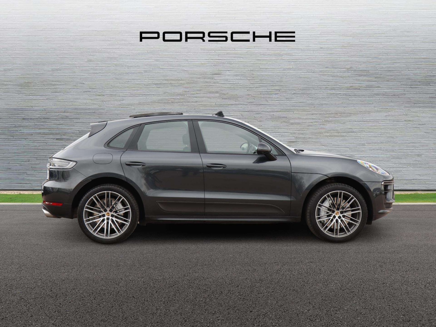Used Porsche Macan 2019 for sale - 78052059: Photo 3