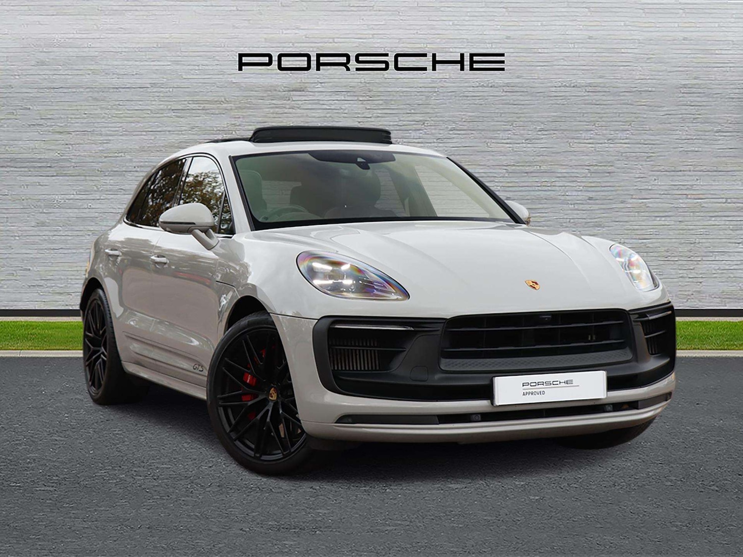 Used Porsche Macan 2023 for sale - 76475851: Photo 1