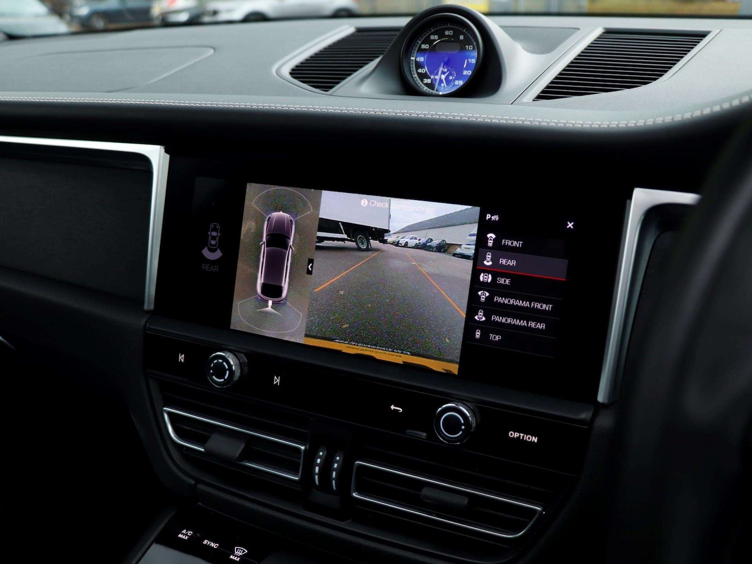 Used Porsche Macan 2023 for sale - 76475851: Photo 16