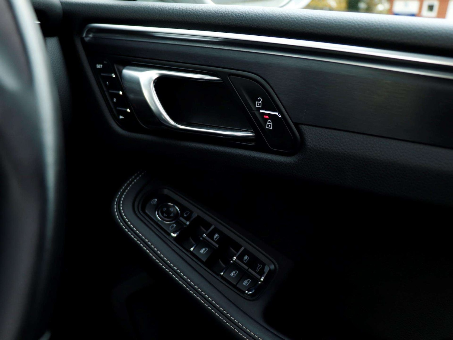 Used Porsche Macan 2023 for sale - 76475851: Photo 23