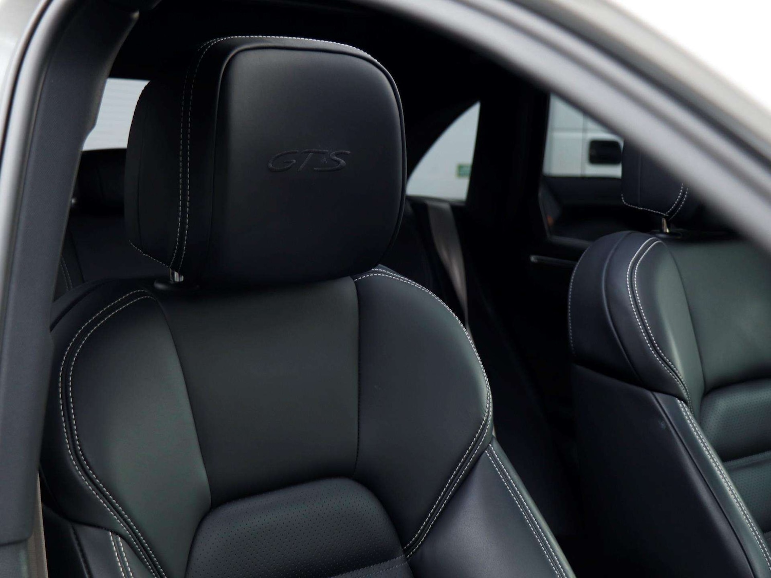 Used Porsche Macan 2023 for sale - 76475851: Photo 26