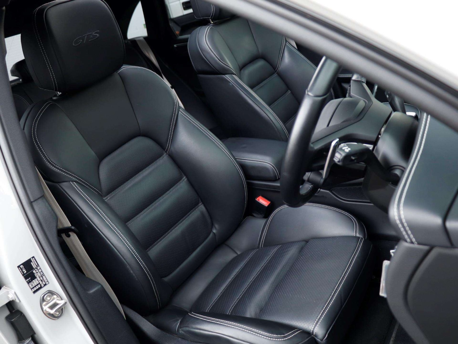 Used Porsche Macan 2023 for sale - 76475851: Photo 27