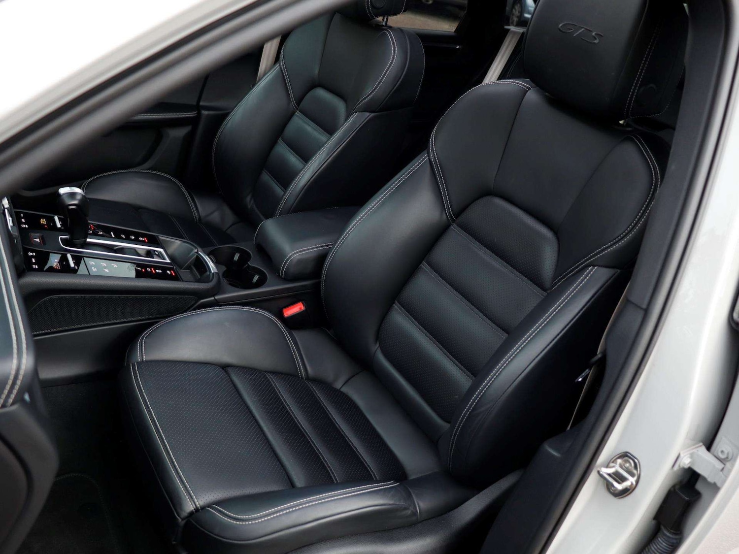 Used Porsche Macan 2023 for sale - 76475851: Photo 28