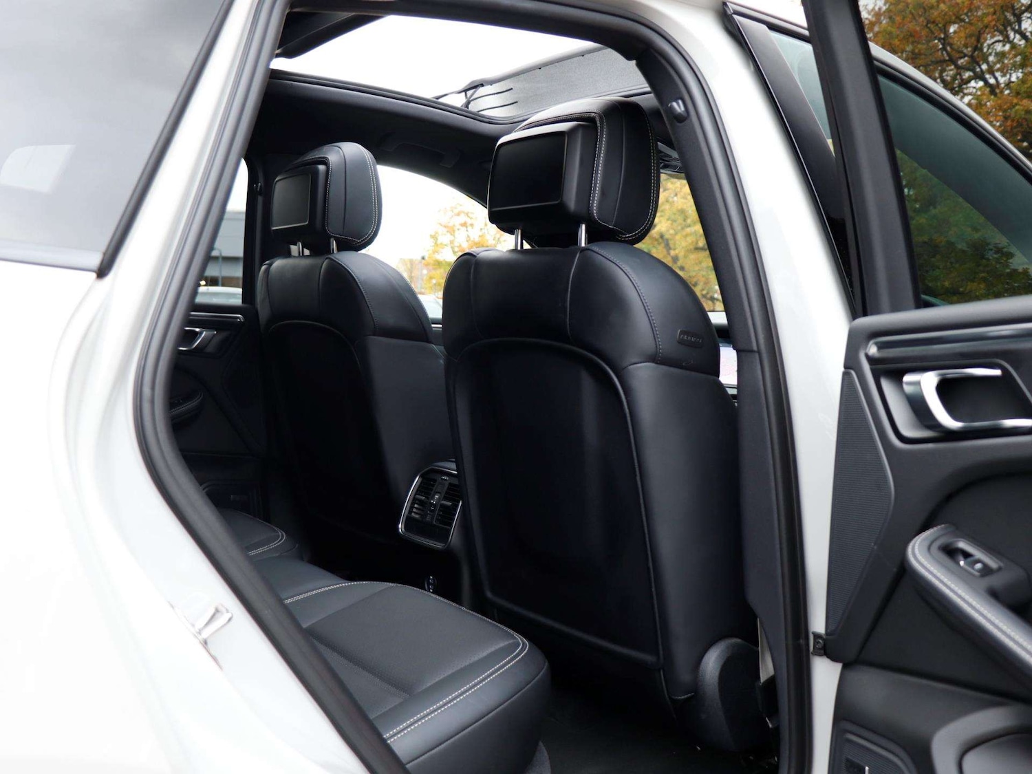 Used Porsche Macan 2023 for sale - 76475851: Photo 30