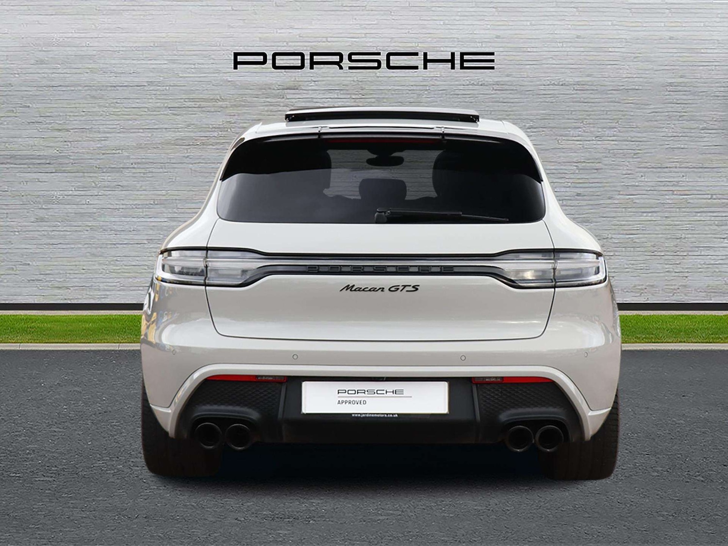 Used Porsche Macan 2023 for sale - 76475851: Photo 4