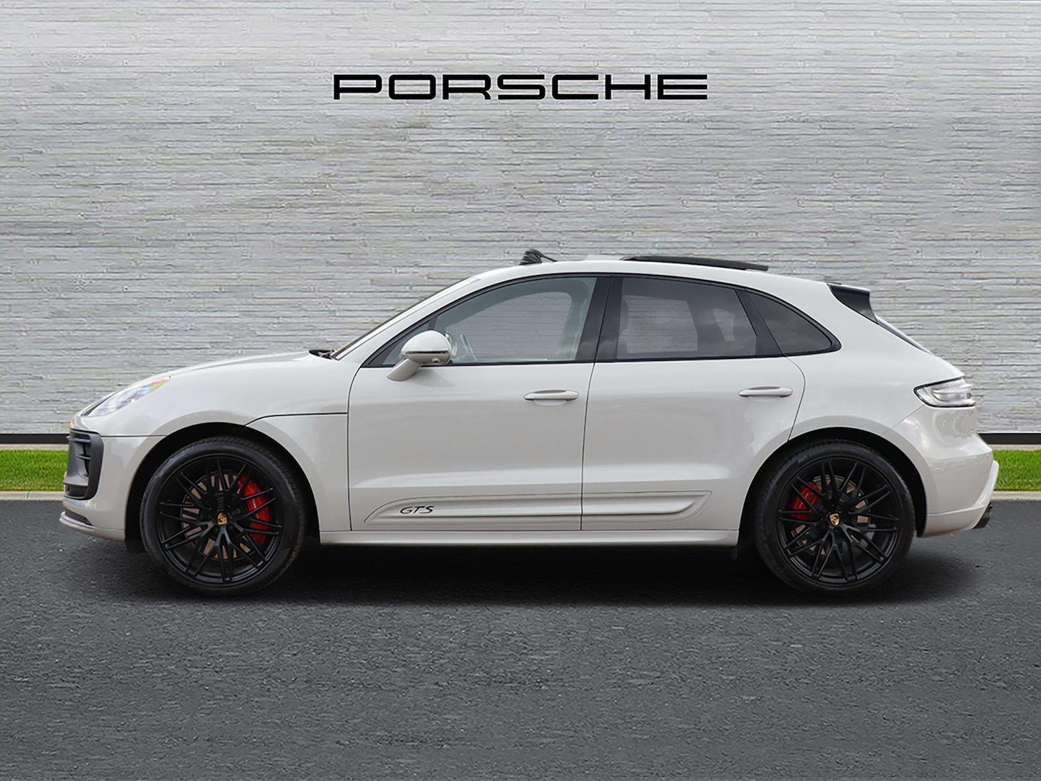Used Porsche Macan 2023 for sale - 76475851: Photo 6