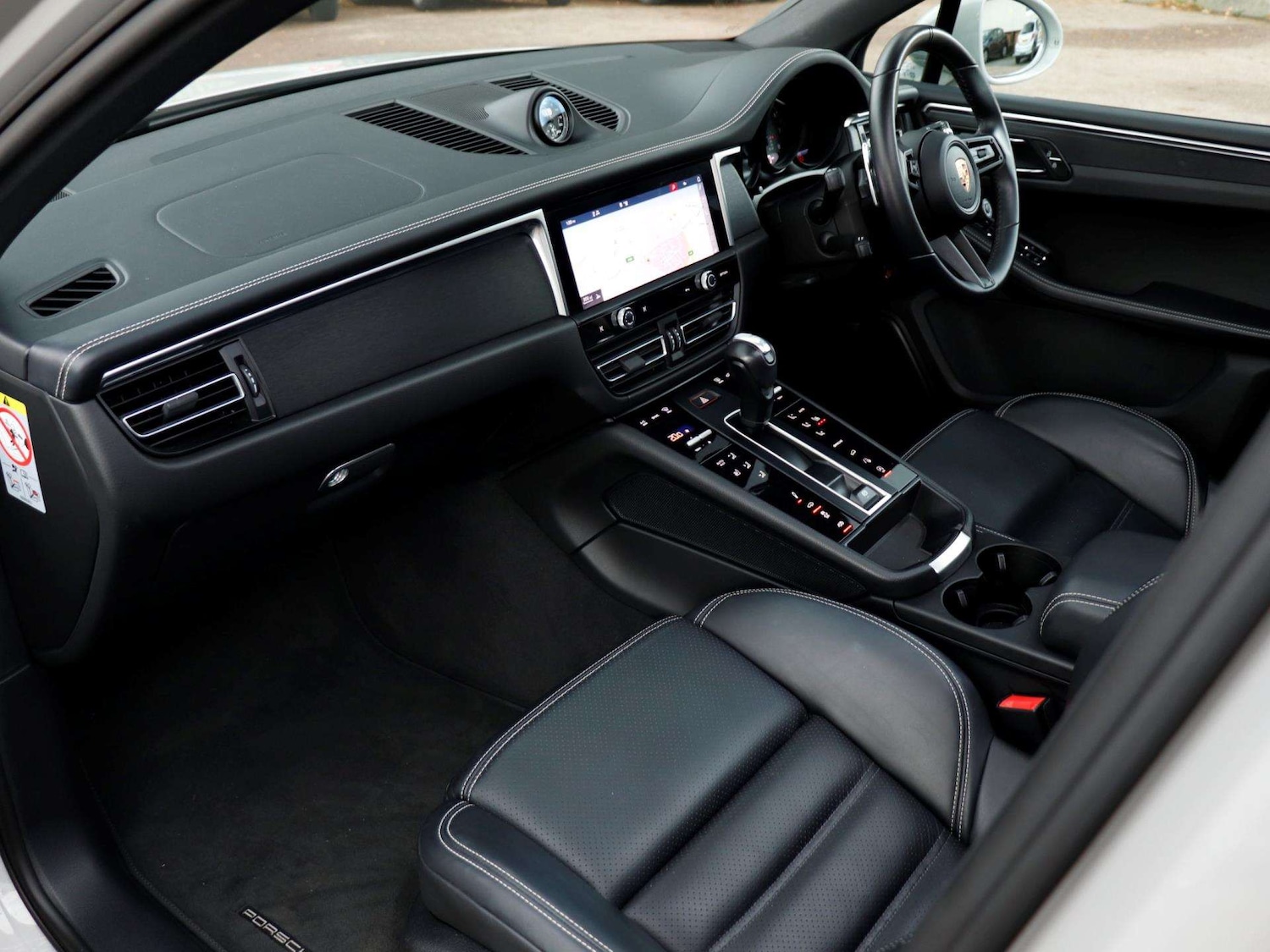 Used Porsche Macan 2023 for sale - 76475851: Photo 9